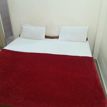 קלנגוטה Red Lion Hotel מראה חיצוני תמונה