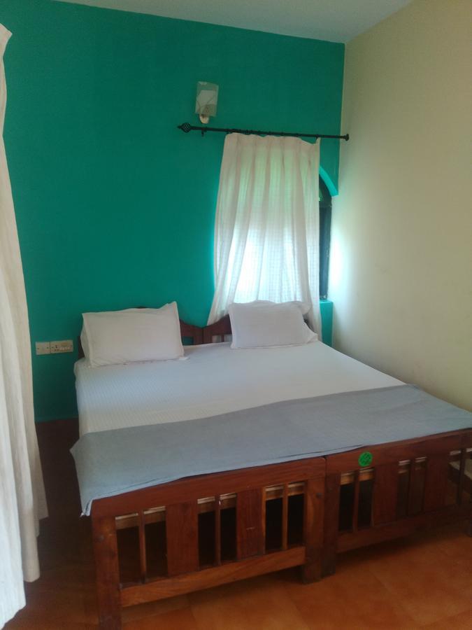 קלנגוטה Red Lion Hotel מראה חיצוני תמונה
